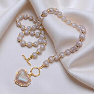 Faux Pearl Heart Pendant Linked Pearls Necklace - Image 3