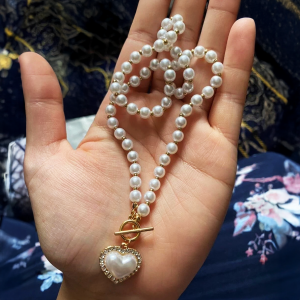 Faux Pearl Heart Pendant Linked Pearls Necklace - Image 1