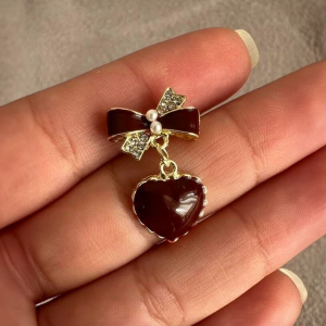 Red Stone Heart Dangle Drop Earrings - Image 4