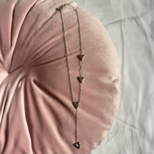 White Gold Plated Stainless Steel Hearts Necklace - Image 3