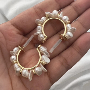 Baroque Pearls Hoop Earrings - Image 3