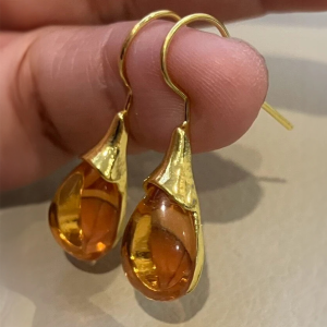 Yellow Glass Teardrop Drop Earrings - Image 3