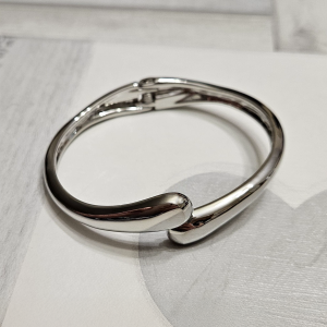 Adjustable Silver Colour Thick Teardrop Bangle Bracelet - Image 3