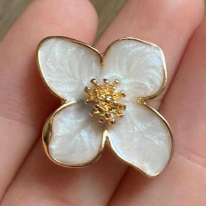 White Flower Drop Earrings - Image 3