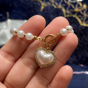 Faux Pearl Heart Pendant Linked Pearls Necklace - Image 2